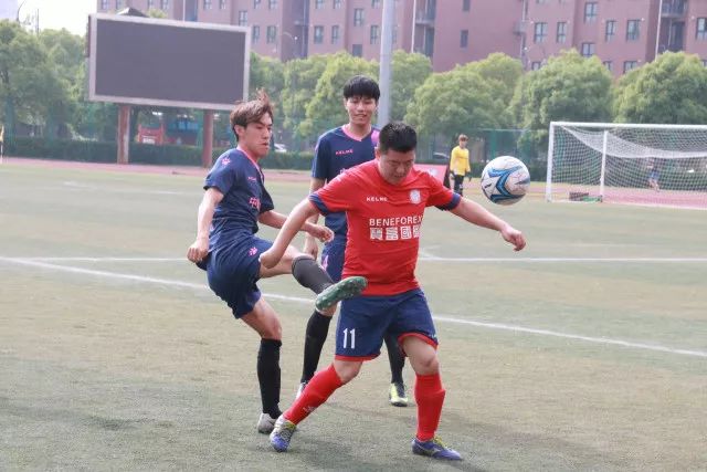 海港队强势反击，武磊精彩头球助球队大胜4-0